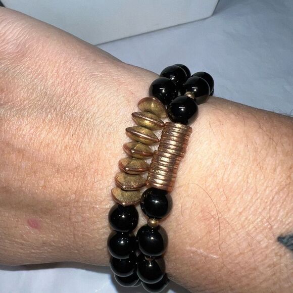 Jane Marie Set of Two Black Glass Bead and Vintage Gold Tone Stretch Bracelets - Picture 5 of 8